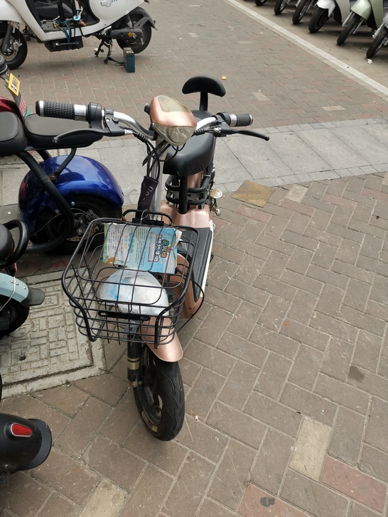 二手小白牌电动车