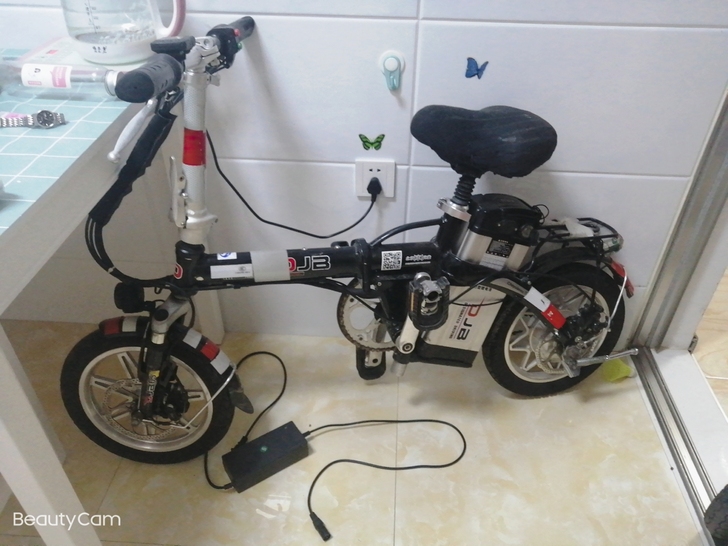 买来上班骑，没骑多久！闲占地方，着急卖！