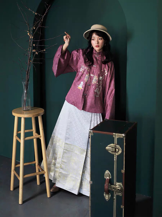 徐娇织羽集【司猫】竖领对襟袄 织金马面裙汉...