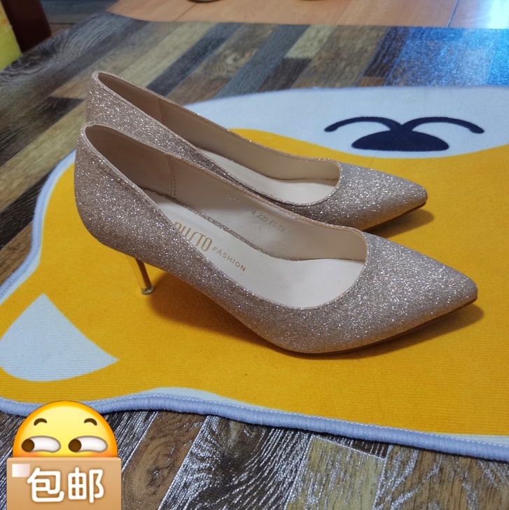 大东高跟鞋水钻婚鞋  5-6公分，偏大一码...