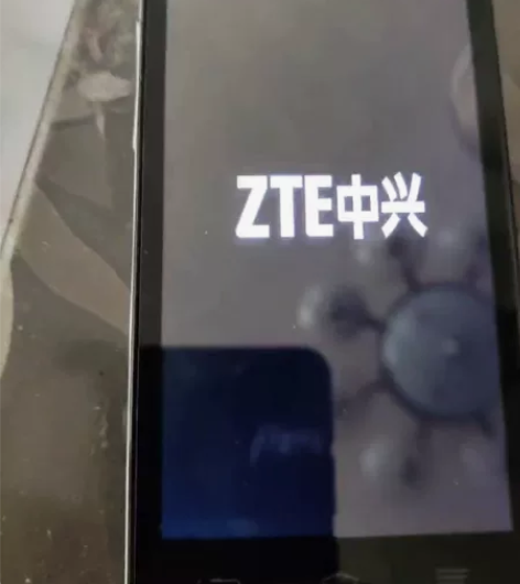 中兴ZTE V965，双卡双待，正常使用状...
