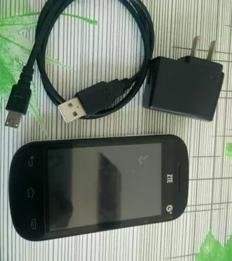 出售中兴移动3G手机，可以正常使用，已经root双卡双待。支...