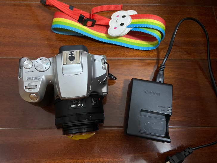 品牌型号 :佳能200d2(颜色少见)+小...