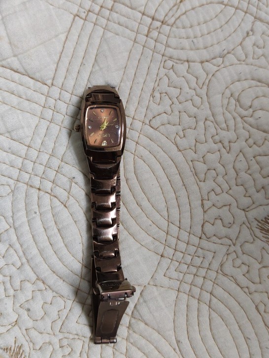 闲置LIKEU女士手表 使用不到一年 有使...