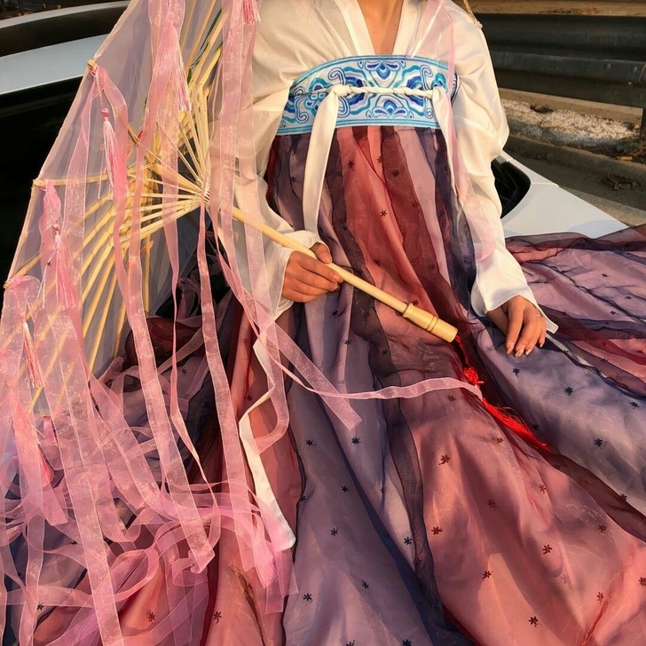 出社星河赋齐胸襦裙，xl码，六米摆，有吊牌...