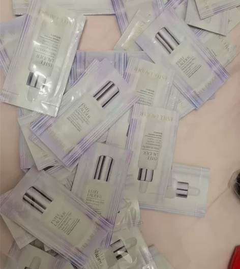 雅诗兰黛专研光透焕白精华1.5毫升有效期至...