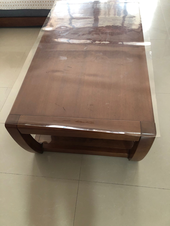 pvc茶几垫子，明显使用痕迹，茶几之前放吃...