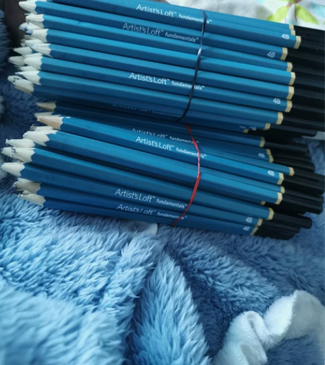 89根4B铅笔。需要自己去削一下。 感兴趣...