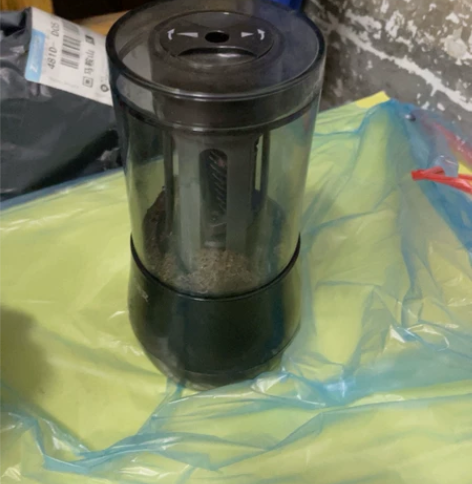 大学生上半年工业设计学素描 买了自动削笔器...