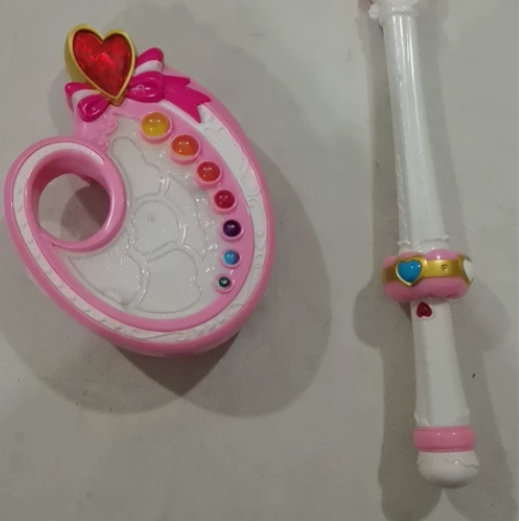 巴啦啦魔法调色盘。功能正常卡扣断了。低价出...