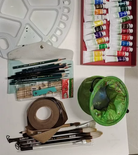 水彩颜料24色+水桶+调色板+11根毛笔+...