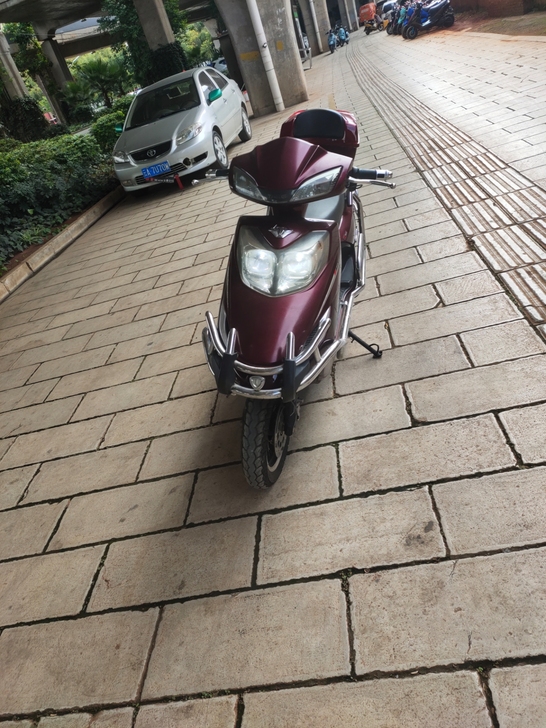 72伏50安九成新台铃途牛，满电百多公里，...