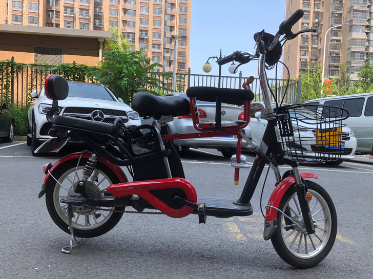 入手两年的电动车。平时骑的不多。车况非常好...