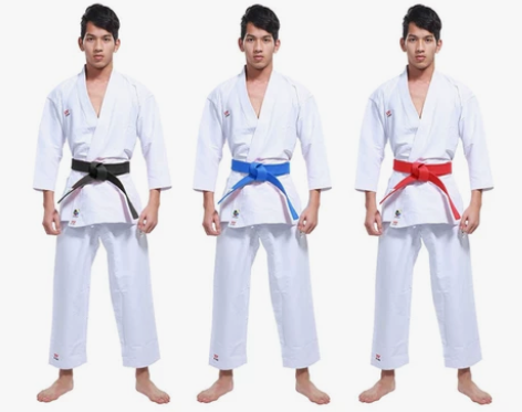 全新九日山空手道比赛服装。世界空手道联合会...