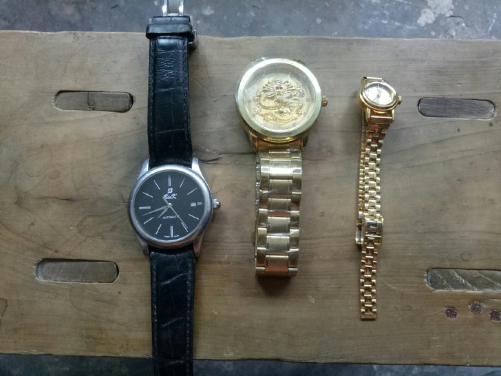 手表三个 处理（可交换）