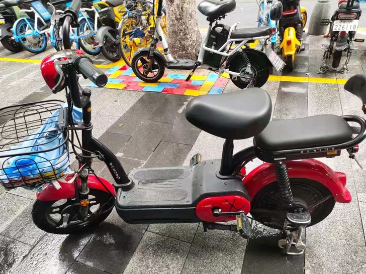 闲置电动车，买了大概一年多，平时很少用，准...