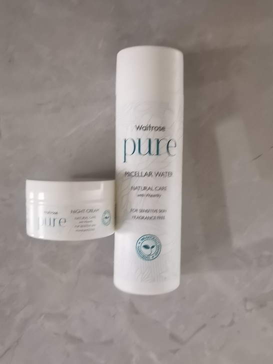 英国产 waitrose pure睡莲保湿...