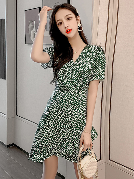 宁莎2019夏季新款很仙的法国小众碎花V领...