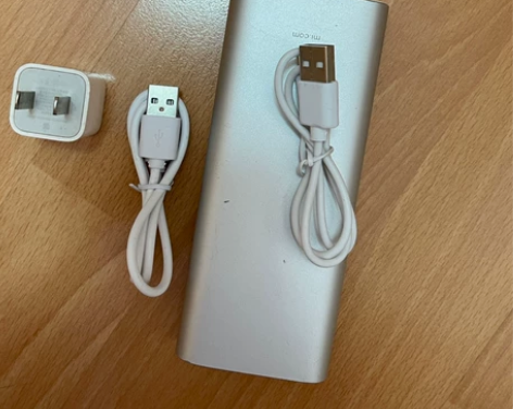 小米充电宝16000毫安的 送两根线 一个...