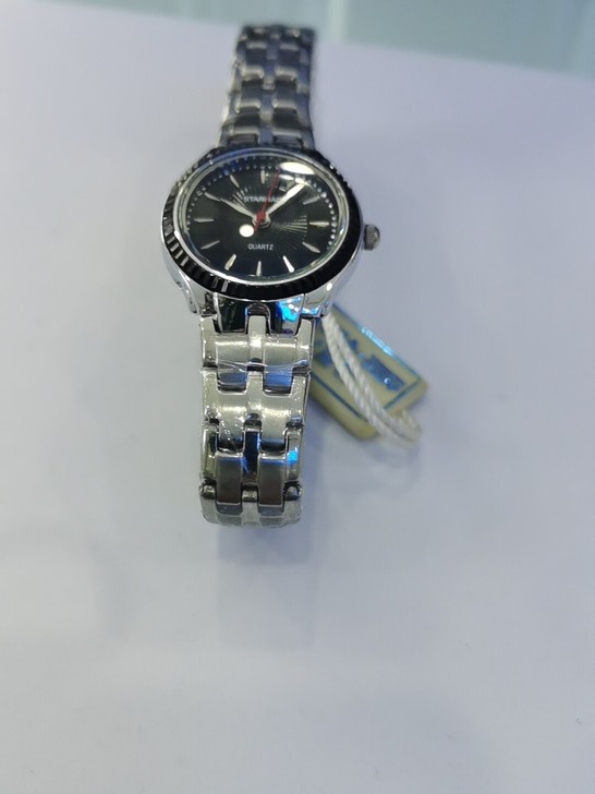 星豪女士钢带防水表，全新的，原门市上没卖完...