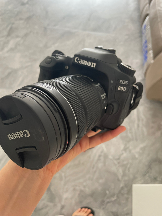 佳能单反相机80D,95成新,没怎么用过,...