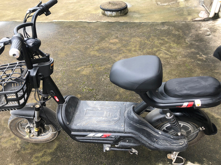 出售电瓶车，闲置，车况很好，很新，票据齐全。车子在临海市，两