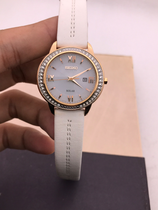 SEIKO精工太阳能光动能女士腕表间金镶钻...