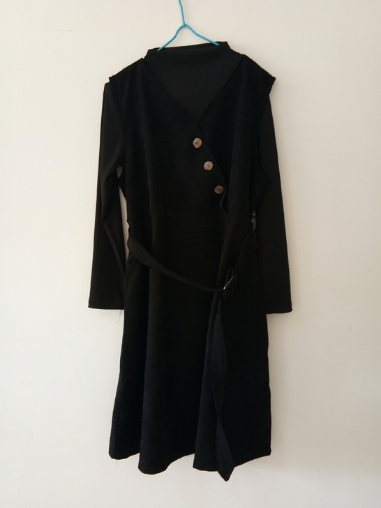 春秋长袖背带裙两件套均码全新90-110斤...