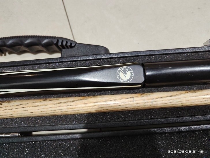 台球杆桌球杆,朋友送的,戒台球了,所以出掉...