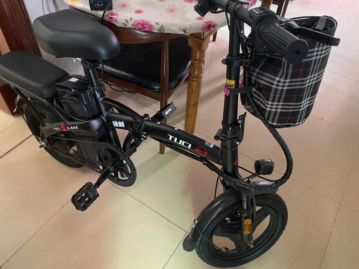 可折叠型电动车，骑过一两次、几乎全新、要换...