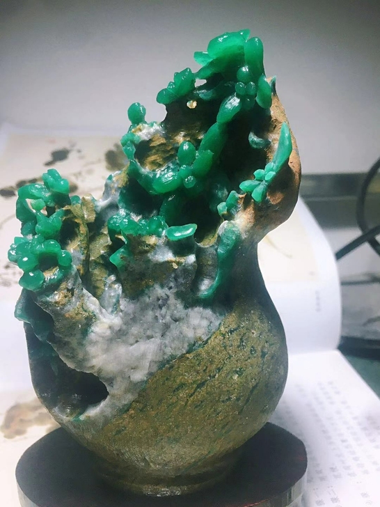 四川雅安绿，白水河老料，纯手工一体雕刻，俏...