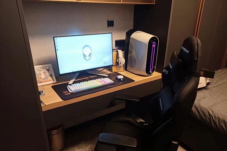 这台外星人机器被抢爆了，R10-8165，...