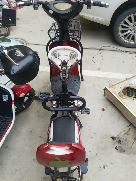 骑匹狼电动车，可小刀，八成新吧。前灯不亮，...