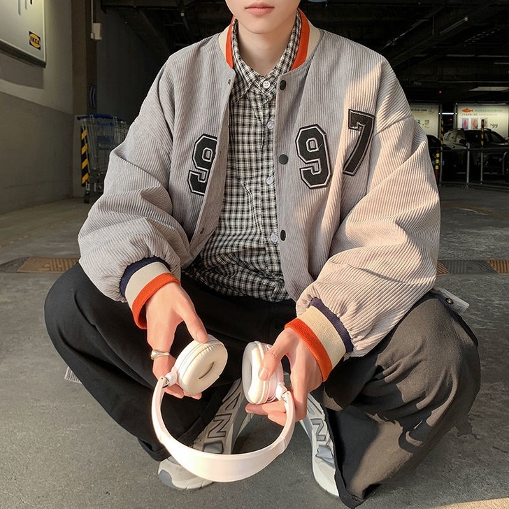 棒球夹克好像和你更配噢