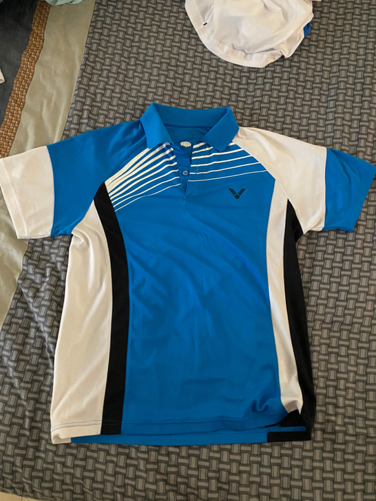 打羽毛球穿的 l码 成色可以没怎么穿过 腰不行打不了羽毛球了 打羽毛球穿的 l码 成色可以没怎么穿过 腰不行打不了羽毛球了