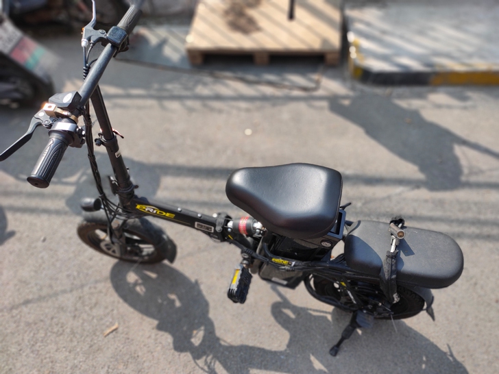 普莱德折叠减震电动自行车