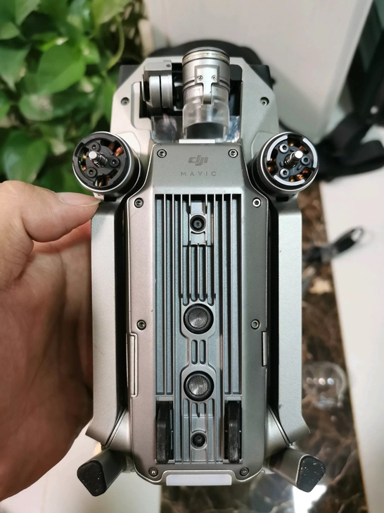 w6大疆铂金双电，整体成色非常好，正常使用...