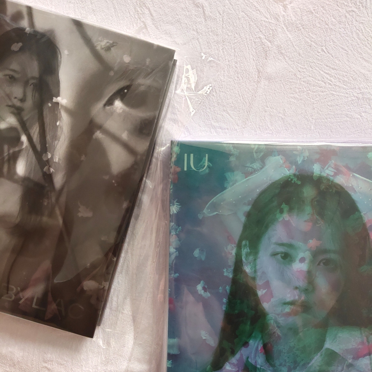 IU双版本裸专各一本 除小卡配置齐全 有微瑕