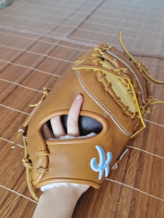 火白王棒球一垒手套