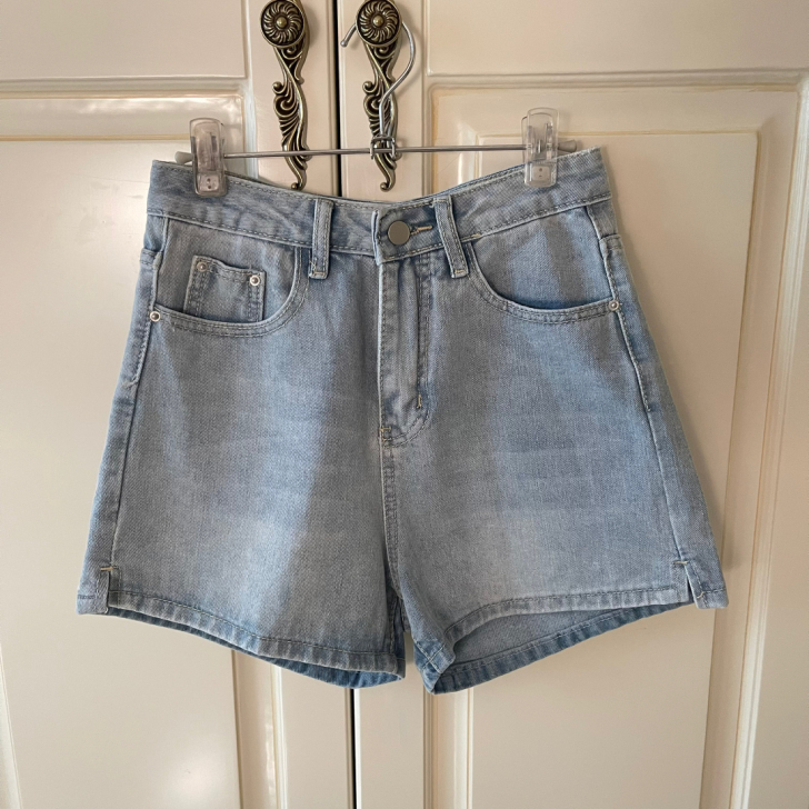 kumikumi蓝色牛仔短裤