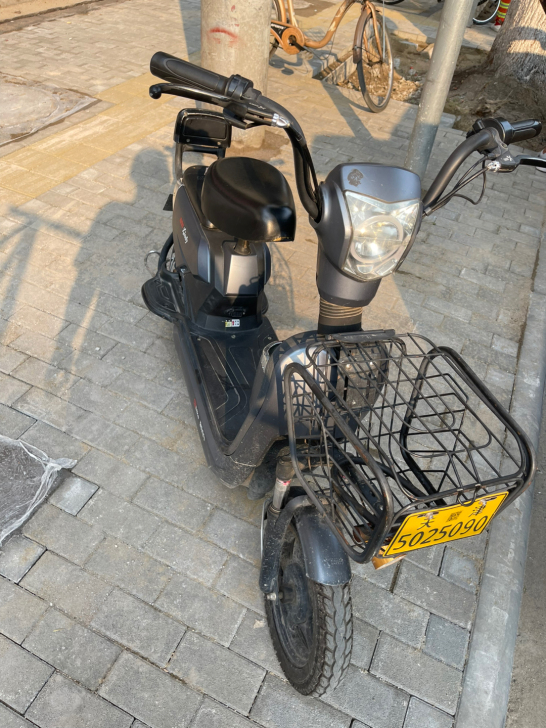 新的电动车！99新，续航里程大！