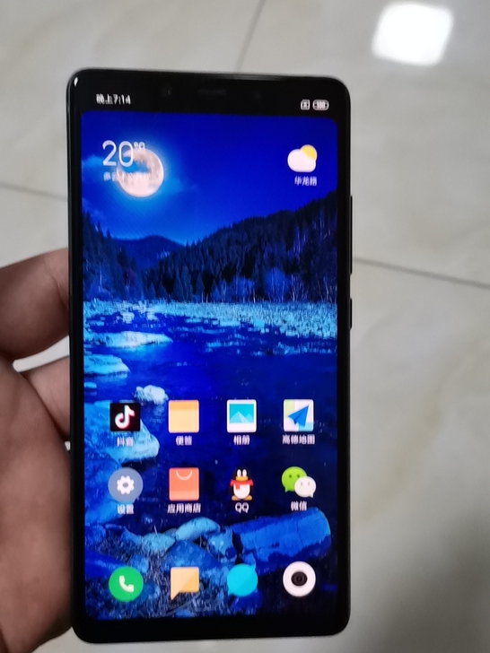 小米8SE    几乎就用了一个月，其他时...