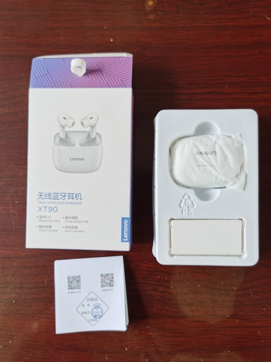联想蓝牙耳机，型号是XT90，颜色是月光白...