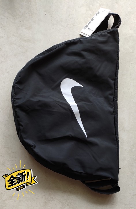 单肩斜挎包，篮球单肩包，面上有拉链，确保袋...