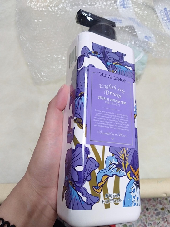 菲诗小铺沐浴露25一瓶，不讲价