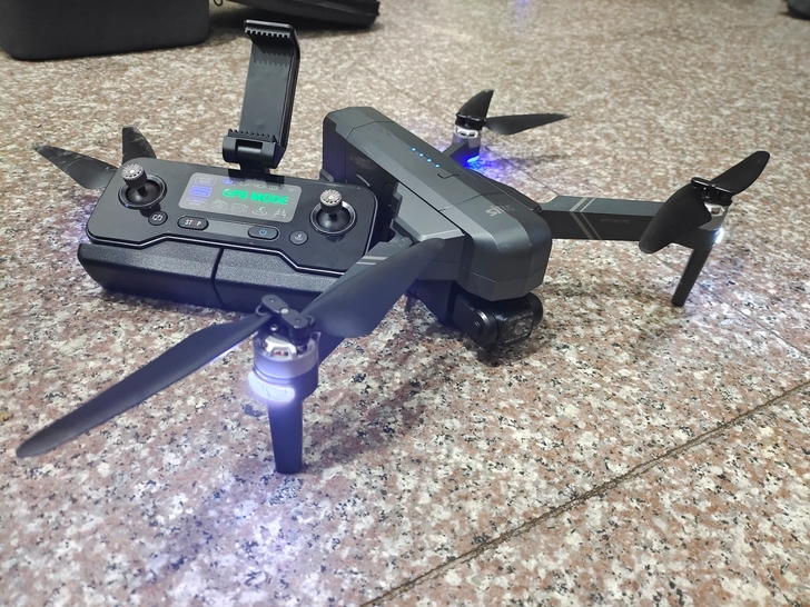 世季f11无人机双电池，k4拍摄8新有明显...