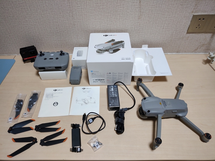 DJI 大疆 DJI Air 2S 航拍无...
