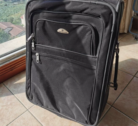 新秀丽22寸拉杆箱 八成新 二手商品售出不...