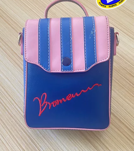 不莱玫品牌mini包包，可装手机钥匙纸巾～...