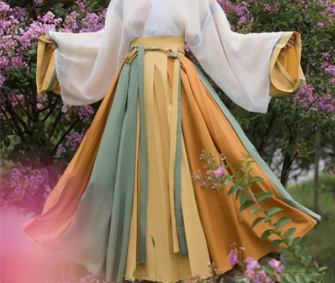 #国风汉服 #中国风汉服 #古风汉服 含泪...